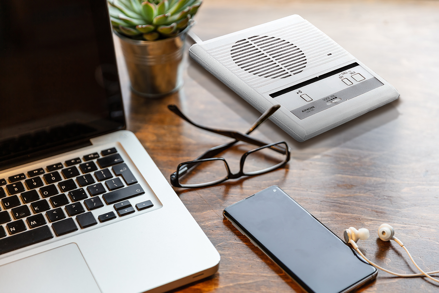LEM-1DL--On-Desk